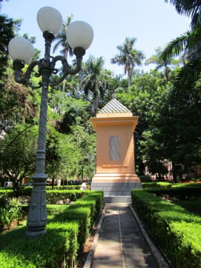 A Guerra do Paraguai: Monumentos e Toponímia como Construção Simbólica